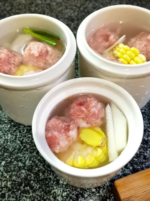 冬瓜玉米蒸瘦肉湯（小朋友喜歡，我也喜歡）